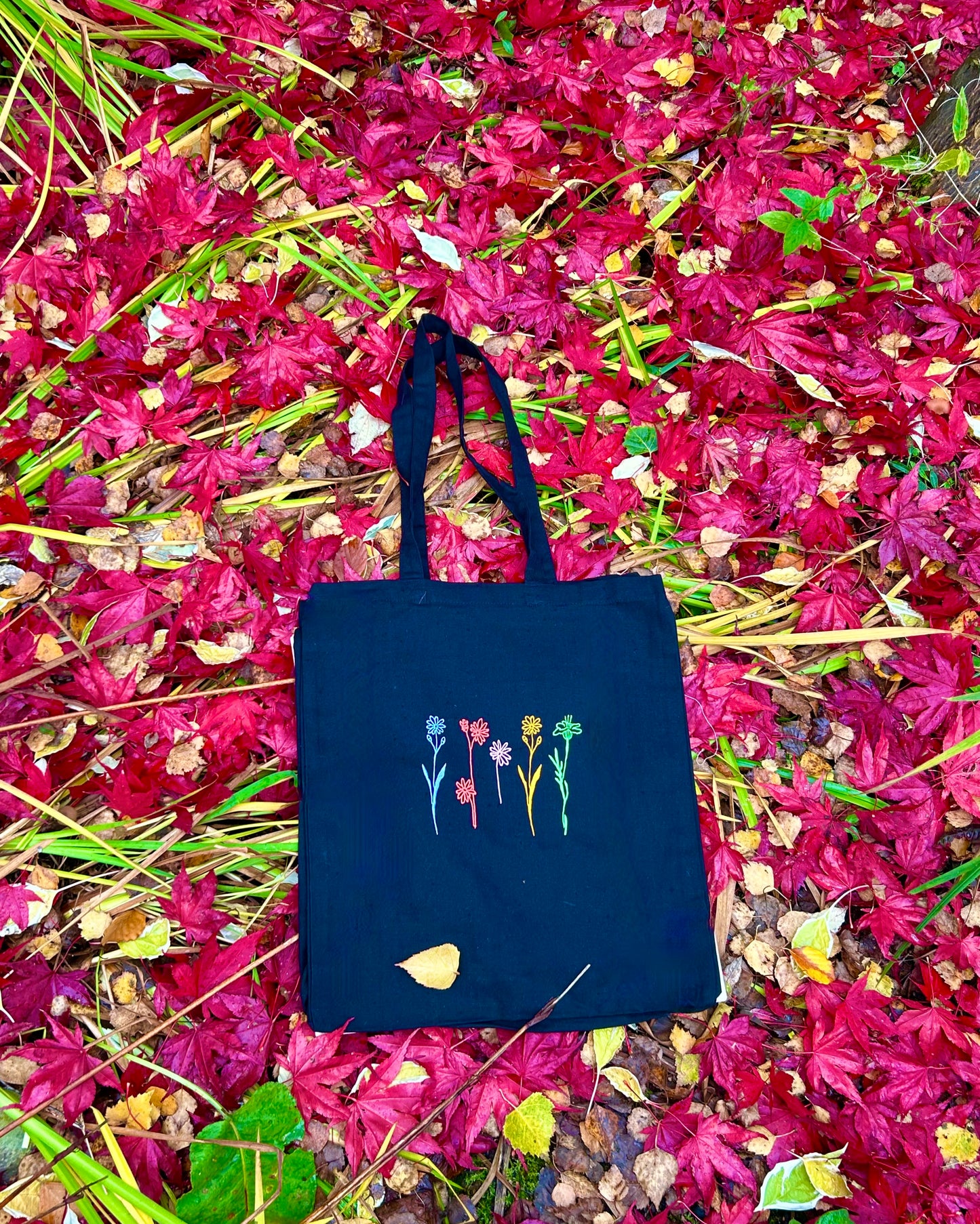 Cotton Tote Bag embroidered with five wild Flowers