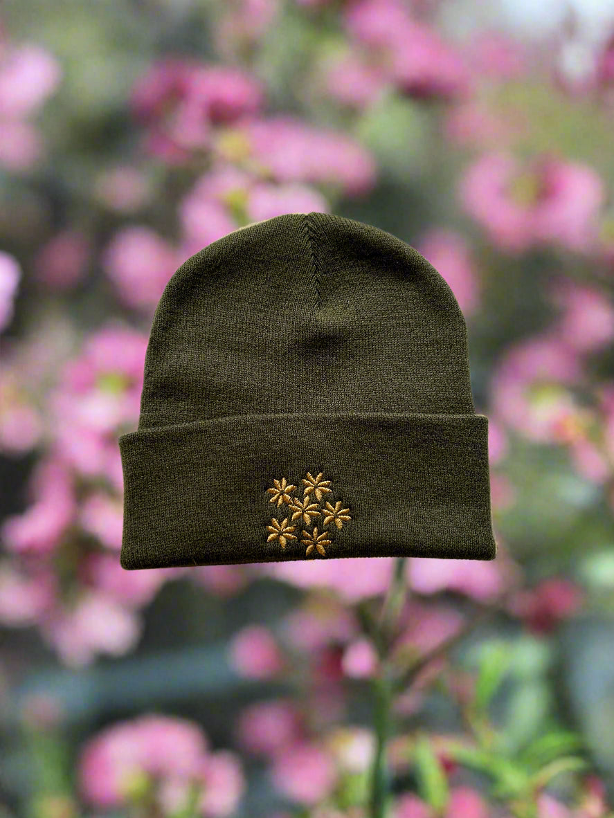 Flower embriodery beanie 🌸